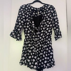 Abercrombie & Fitch Floral Keyhole Romper